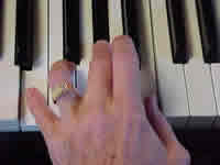 5-3-1 fingers on E-G#-B