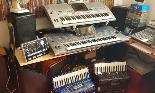 Tyros 5 and MIDI Accordions