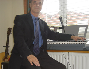 Tony at his PSR-3000